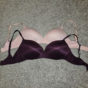 Lot of 2 Victoria's Secret bras size 34DD